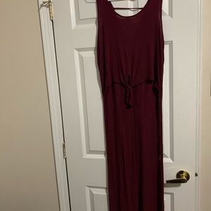 High-low burgundy shirt with tie in the front.